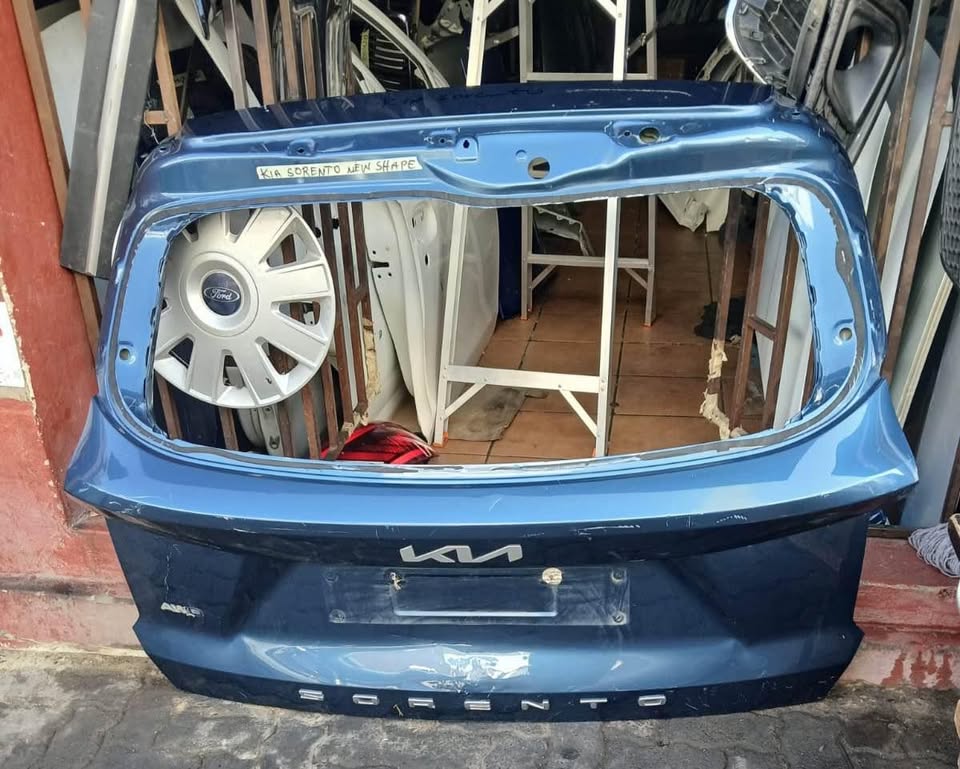 Kia Sorento tailgate - Private Seller