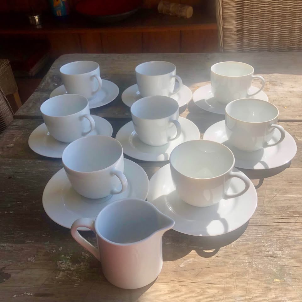 Set of 8 Vintage WLOCLAWEK Made in Poland TEA CUPS and saucers with milk jug China – Porcelain Set of 8 Vintage WLOCLAWEK Made in Poland TEA CUPS and saucers with milk jug China – Porcelain