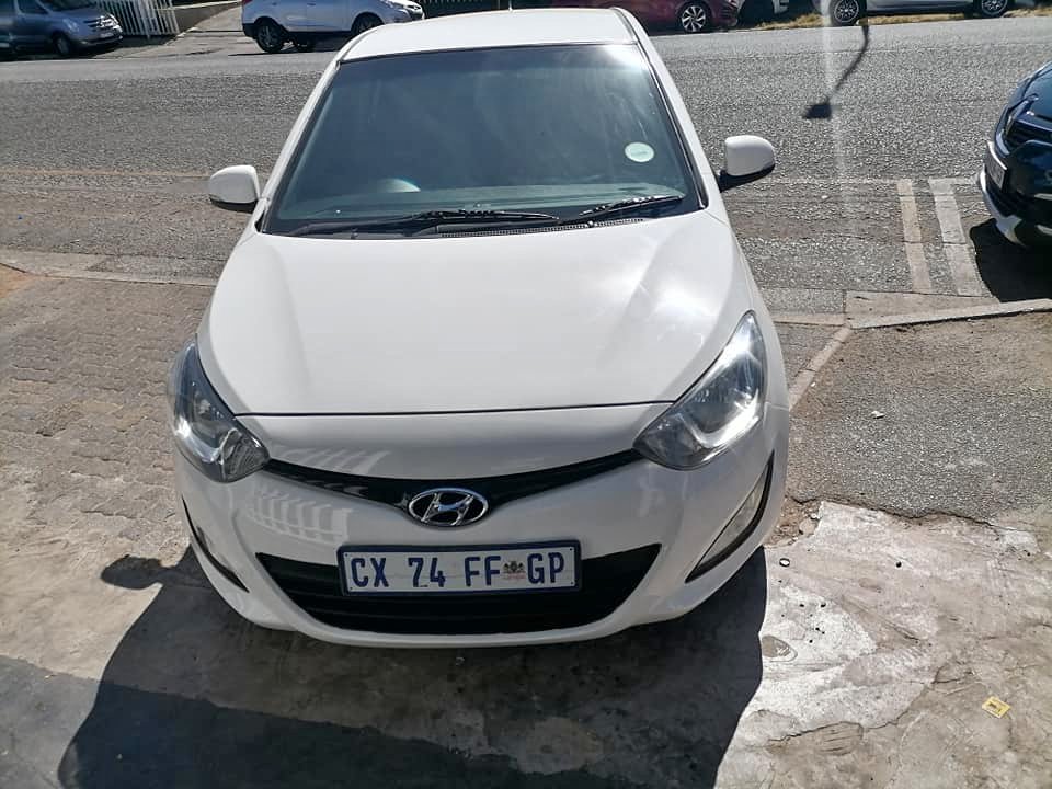2014 Hyundai i20 1.4 Fluid with a Nice interior seat
