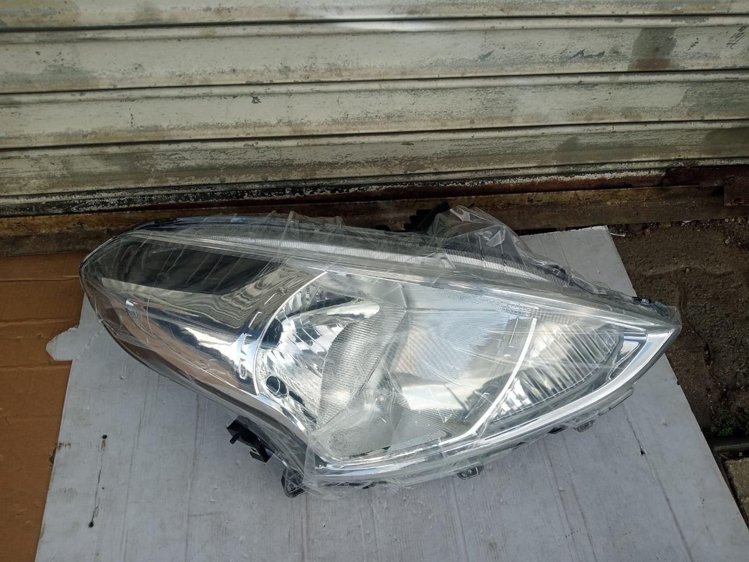 2018-2024 NISSAN ALMERA RIGHT SIDE HEADLIGHT FOR SALE - Private Seller