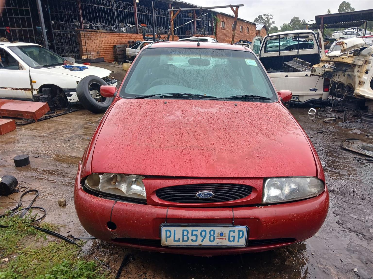 FORD FIESTA 1.3 ENDURA RED CAR FOR STRIPPING CALL FOR INFO - Private Seller FORD FIESTA 1.3 ENDURA RED CAR FOR STRIPPING CALL FOR INFO - Private Seller