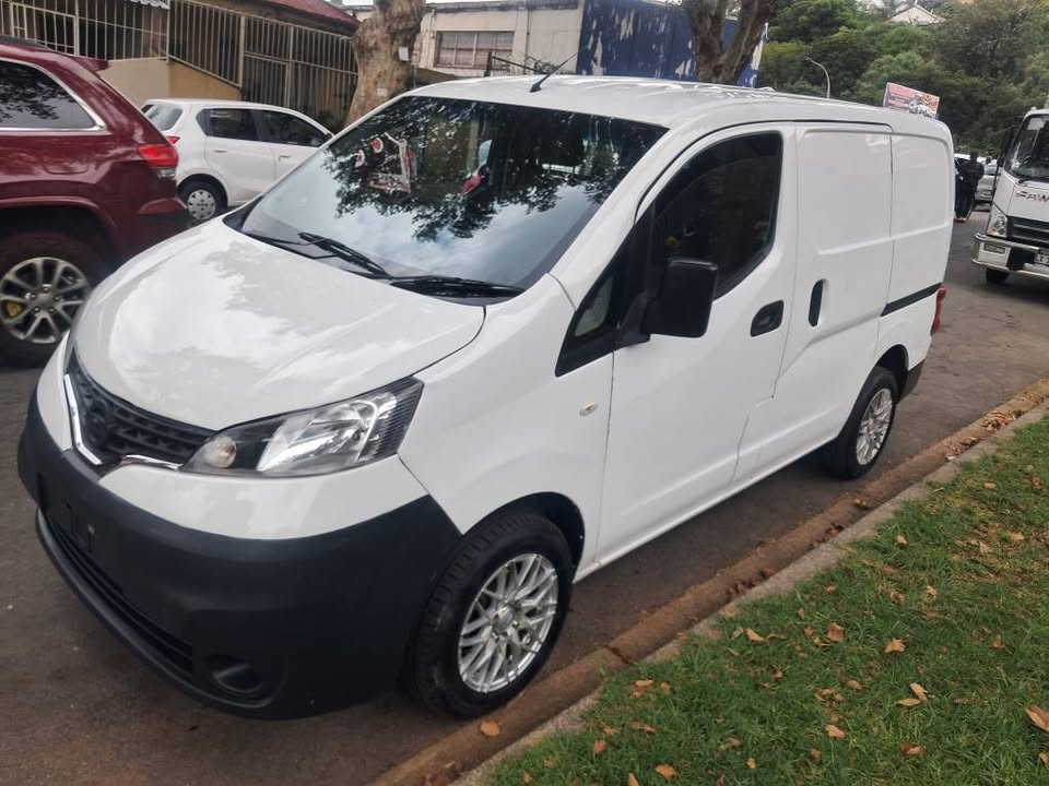 Nissan NV200 1.6i Panel van white 2015 for sale