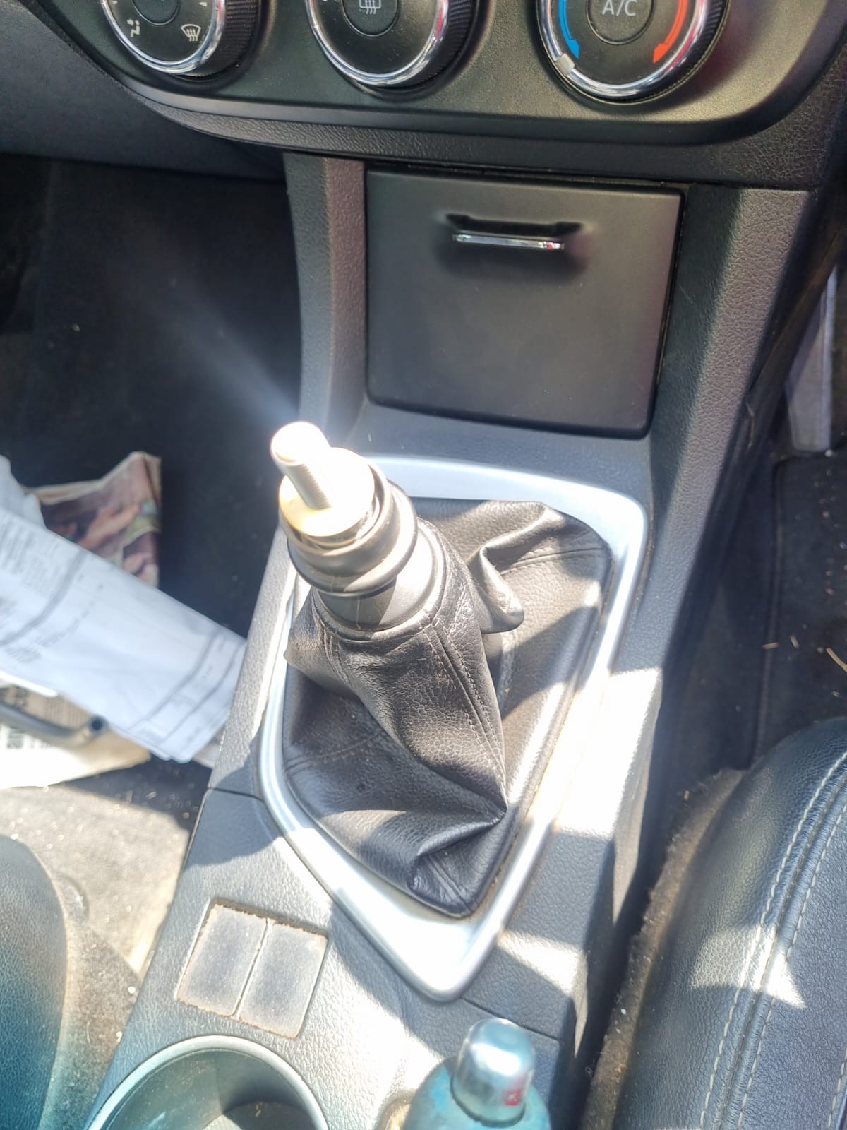 Upgrade Your Drive with the Toyota Corolla D4D Gear Lever! - Private Seller