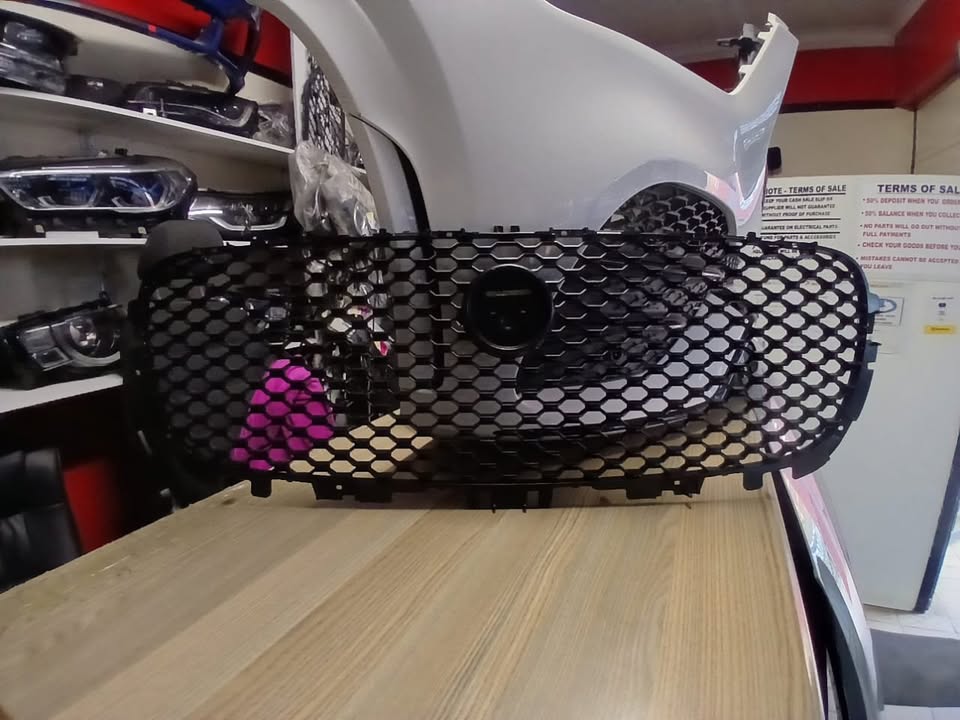 2024 JAGUAR F-PACE MAIN GRILL - Private Seller