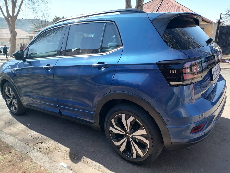 2020 VOLKSWAGEN T CROSS 1.0 TSI R LINE COMFORTLINE AUTOMATIC TRANSMISSION IN EXCELLENT CONDITION