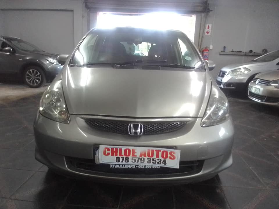2006 Honda jazz 1.5 Petrol Automatic, sparekey  Grey