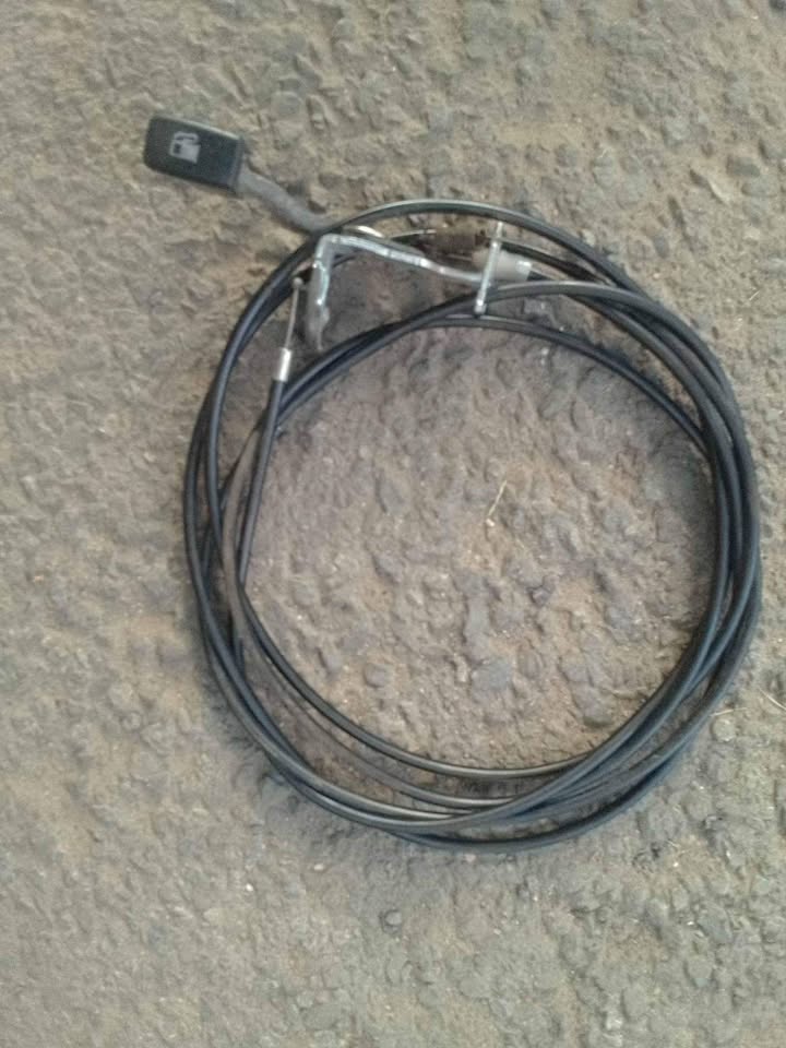 1999 Mitsubishi colt petrol cable n pull handle for sale - Private Seller
