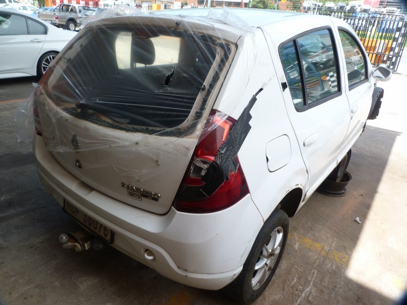 Renault Sandero 1.6 United - 2010 - Private Seller Renault Sandero 1.6 United - 2010 - Private Seller