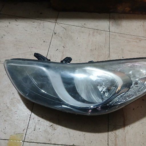 Hyundai i30 headlight - Private Seller Hyundai i30 headlight - Private Seller