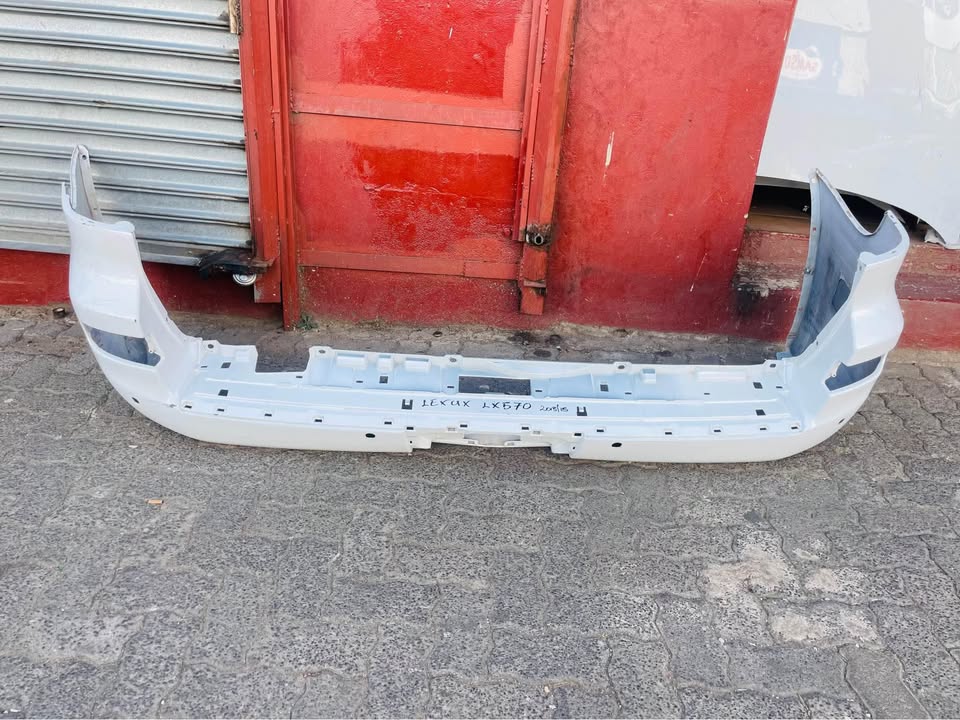 LEXUS LX570 BACK BUMPER 2013/15 - Private Seller LEXUS LX570 BACK BUMPER 2013/15 - Private Seller