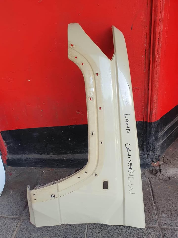 Toyota Land Cruiser fender - Private Seller Toyota Land Cruiser fender - Private Seller