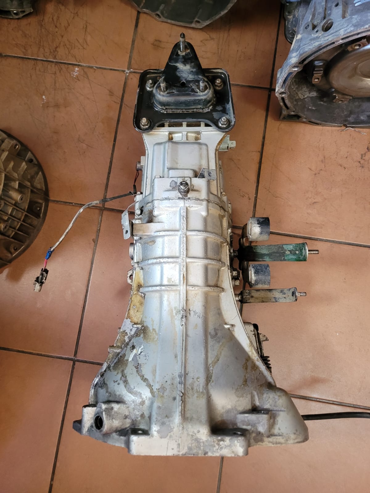 Hyundai H-100 Gearbox R9500 on exchange - Private Seller Hyundai H-100 Gearbox R9500 on exchange - Private Seller