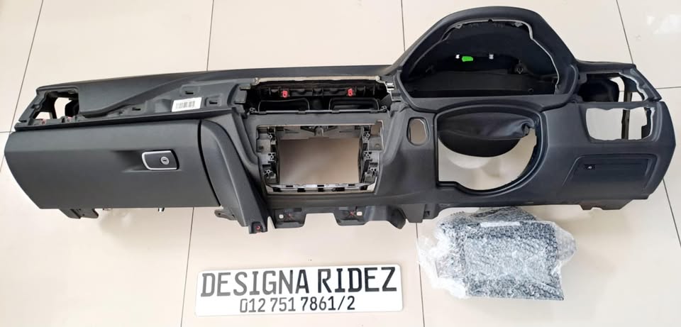 BMW F80/F82 M3/M4 DASHBOARD & HEADS-UP DISPLAY AVAILABLE IMMACULATE CONDITION