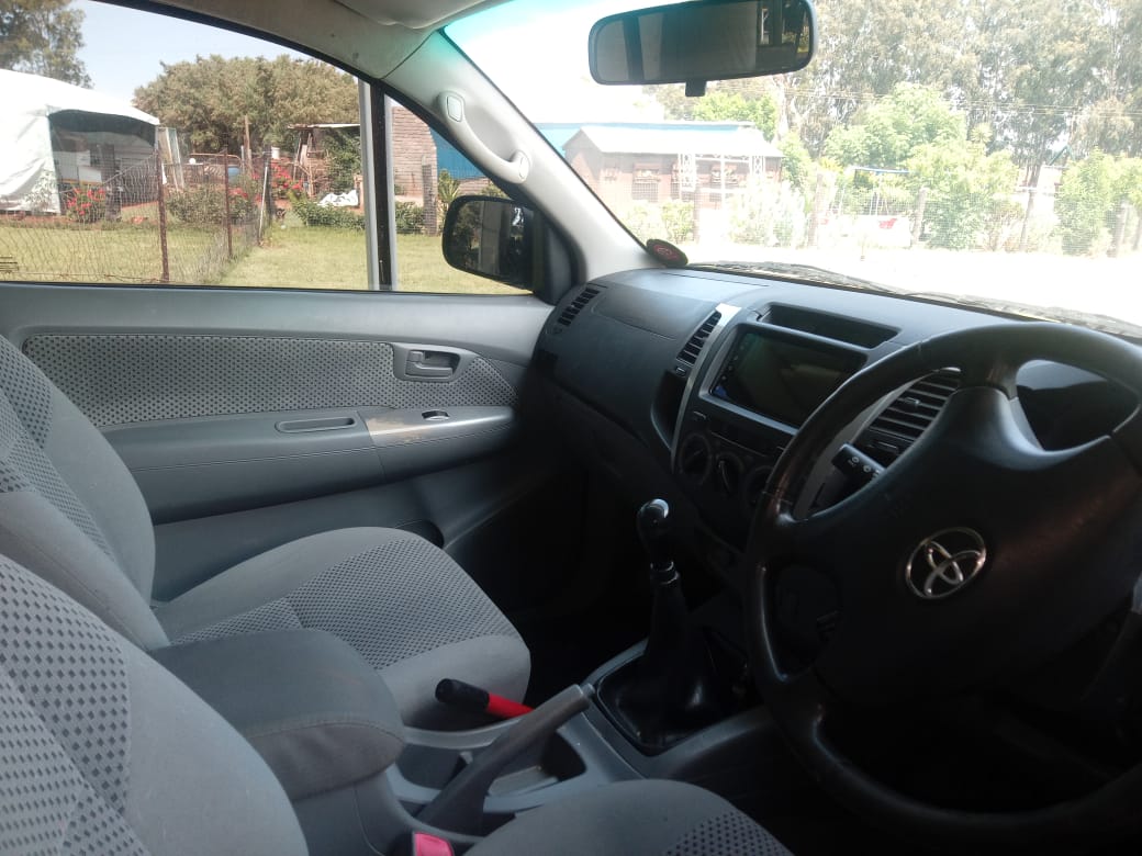 Used 2009 Toyota Hilux 3.0D-4D Raider - Private Seller