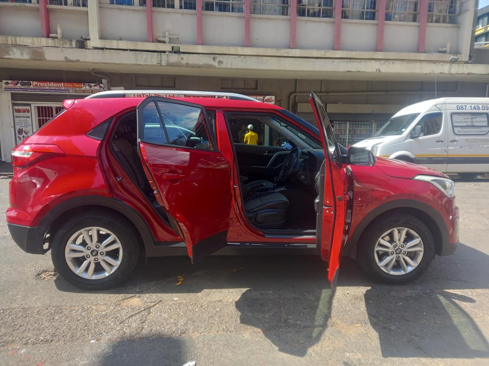 2017 HYUNDAI CRETA 2.0 PETROL, AUTOMATIC TRANSMISSION, RED COLOUR