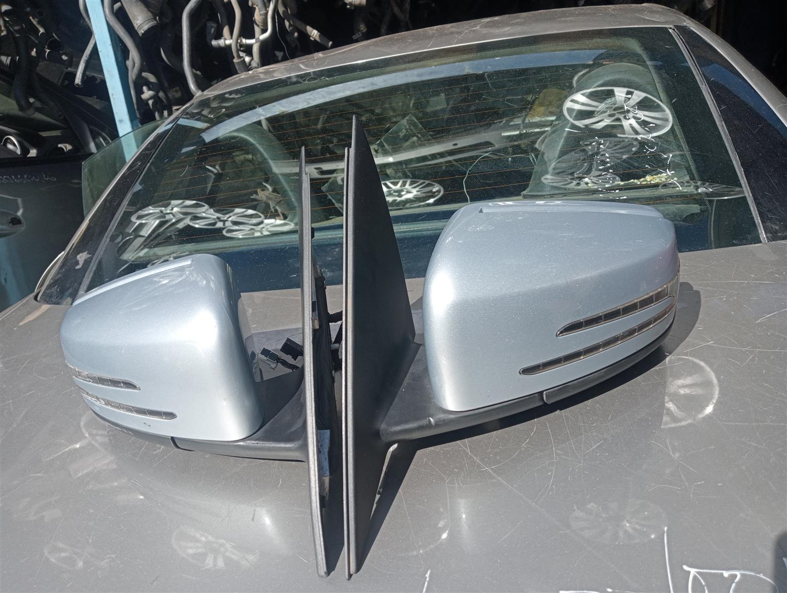 MERCEDES BENZ W204 FACELIFT SIDEMIRRORS - Private Seller MERCEDES BENZ W204 FACELIFT SIDEMIRRORS - Private Seller