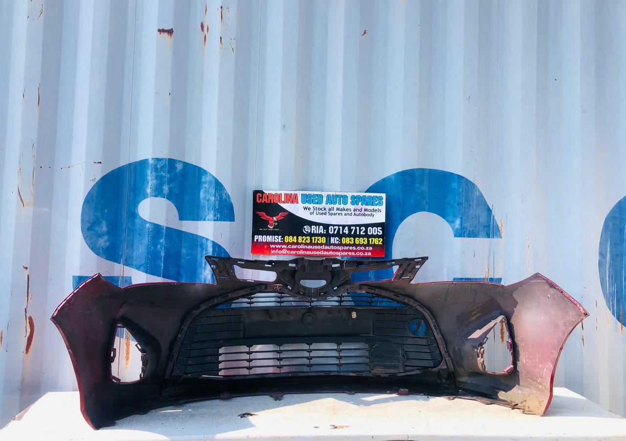Toyota Yaris front bumper with radiator grill and plate number holder (2014-2016 - Private Seller