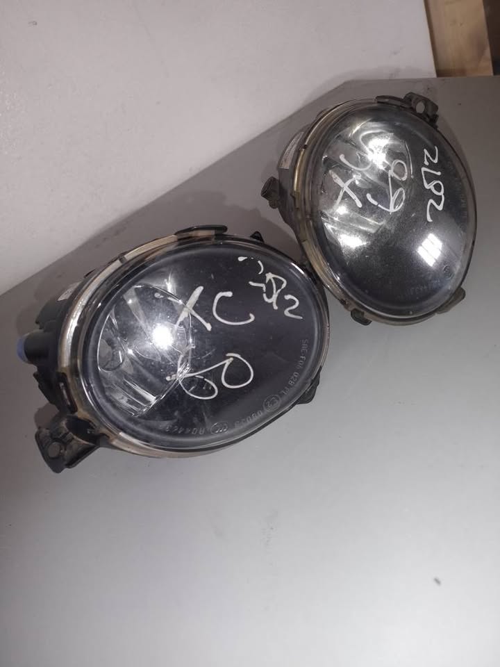 VOLVO XC60 2021 LEFT AND RIGHT FOG LIGHTS FOR SALE - Private Seller VOLVO XC60 2021 LEFT AND RIGHT FOG LIGHTS FOR SALE - Private Seller
