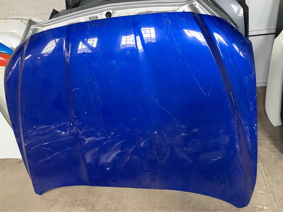 Jaguar F pace bonnet