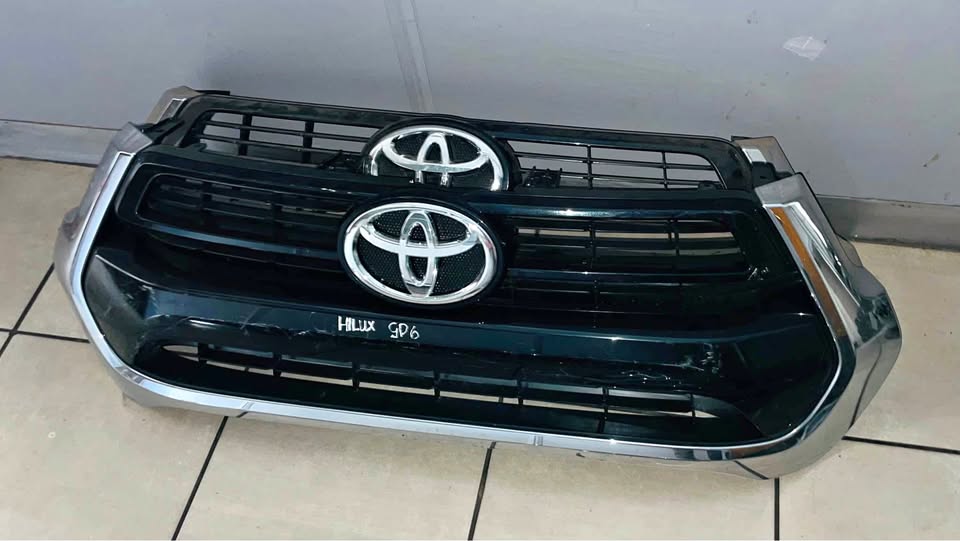 Toyota Hilux GD6 grills