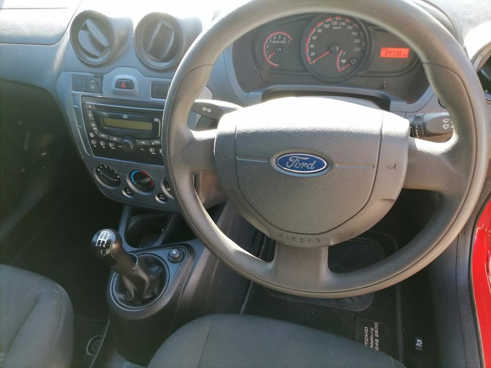 2013 Ford figo