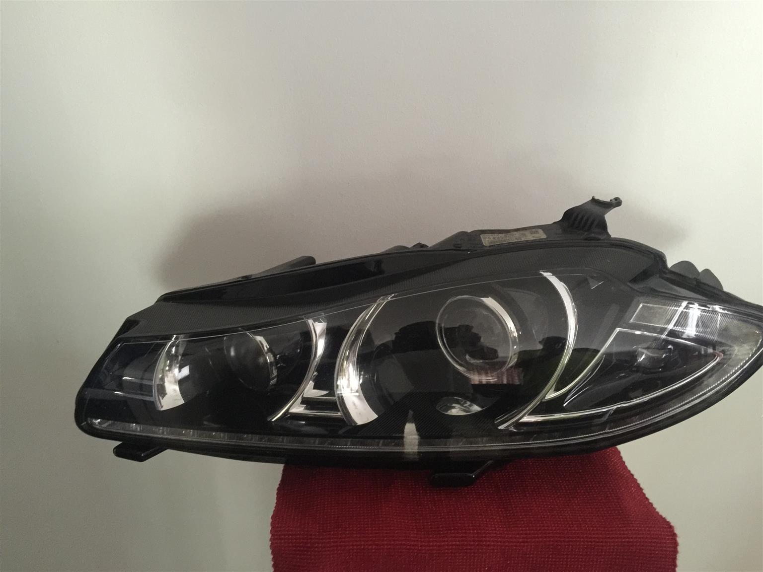 JAGUAR XF FACELIFT AND PREFACELIFT HEADLIGHTS - Private Seller