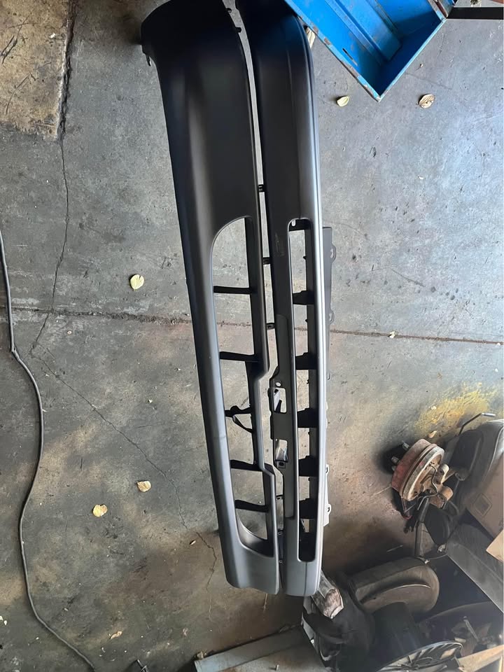 Toyota rsi shape front bumper - Private Seller