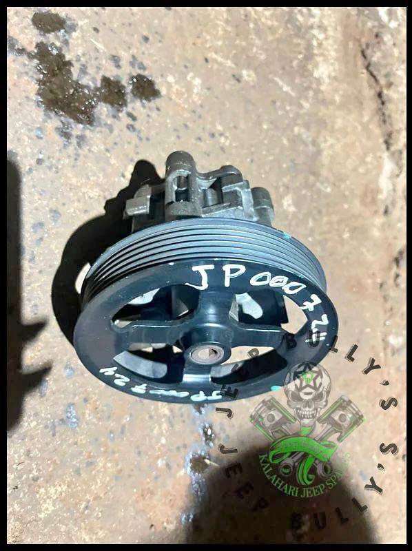 Jeep Compass 2.4L Power Steering Pump Assembly with Pulley - Private Seller Jeep Compass 2.4L Power Steering Pump Assembly with Pulley - Private Seller