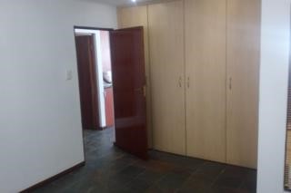 Spacious 2 Bedroom Flat for Sale in Marshalltown, Johannesburg