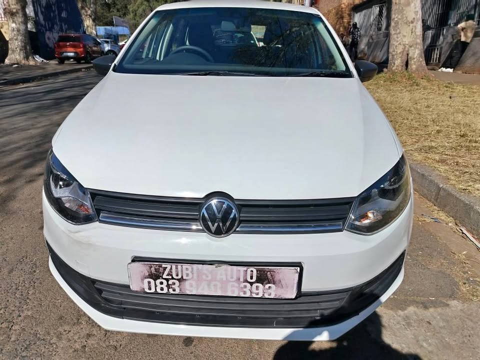 2024 V W polo vivo hatch back 1.4  White