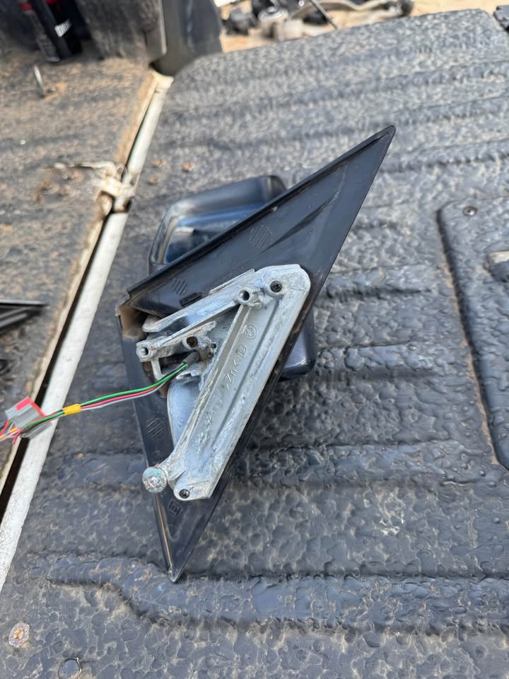 BMW 3 Series E46 Left Mirror - Private Seller BMW 3 Series E46 Left Mirror - Private Seller