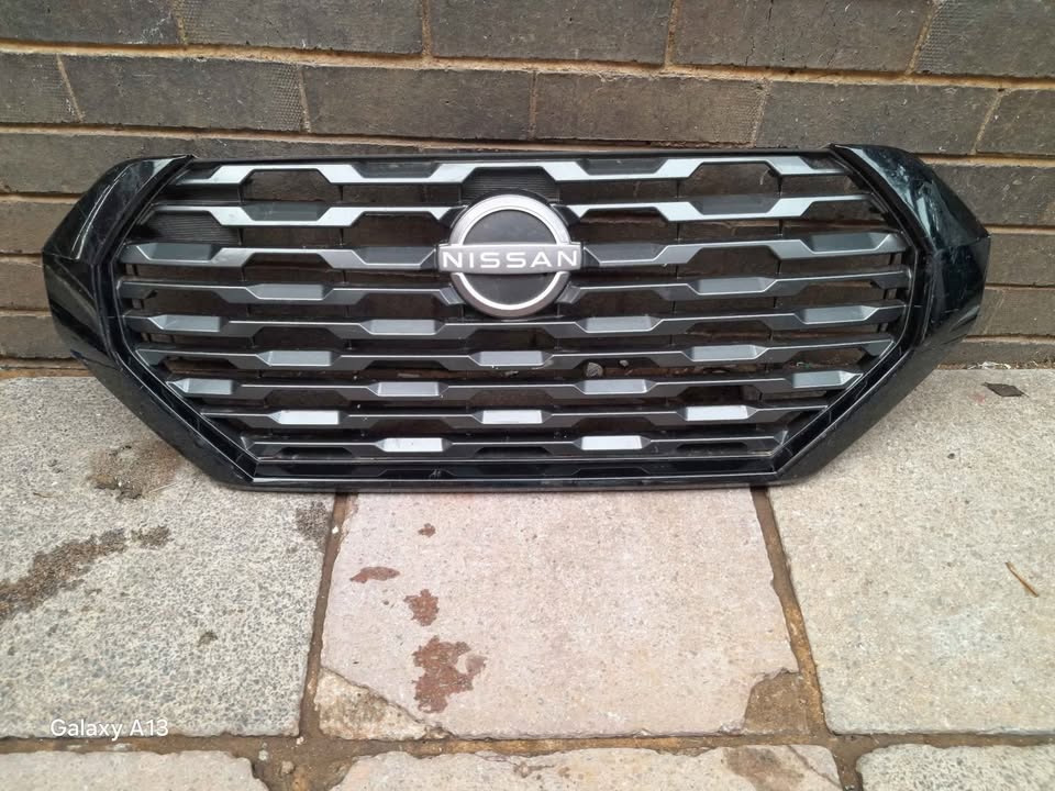 NISSAN MAGNITE FRONT GRILLE - Private Seller