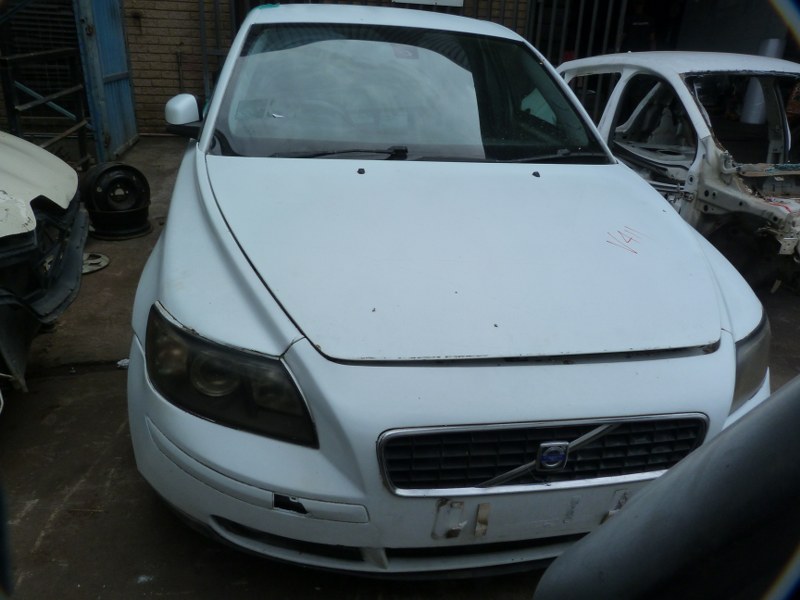 Volvo S40 2.4 Manual White - 2008 SPARESBOYZ STRIPPING FOR SPARES - Private Seller Volvo S40 2.4 Manual White - 2008 SPARESBOYZ STRIPPING FOR SPARES - Private Seller