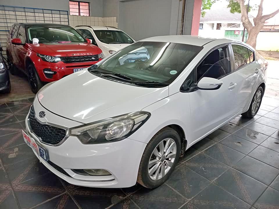2013 Kia Cerato 2.0 Sedan  Manual Leather interior  White color  95000km