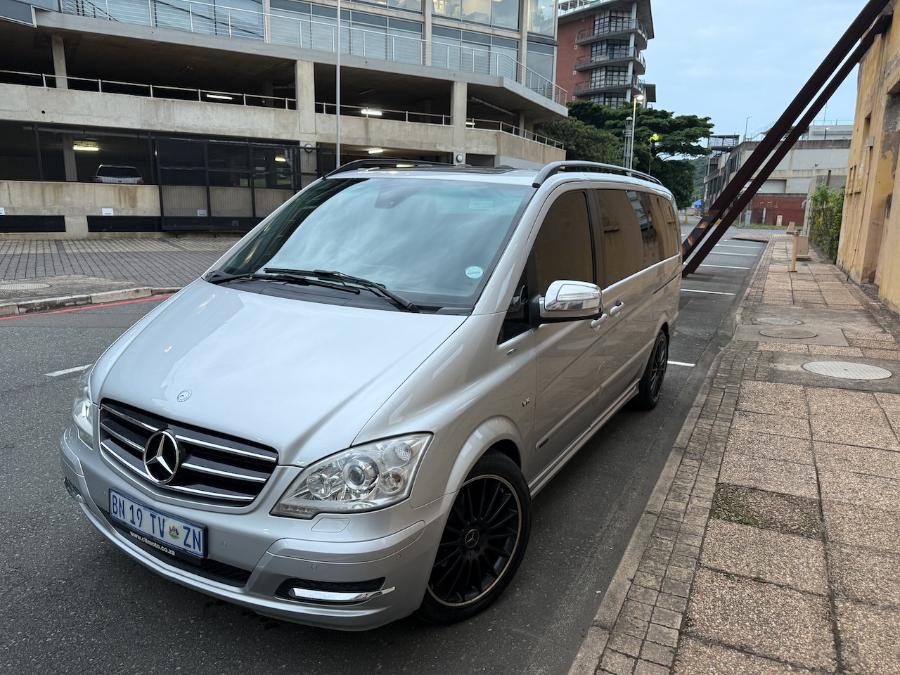 2014 Mercedes-Benz Viano CDI 3.0 Avantgarde - Grand Edition (Super Clean)
