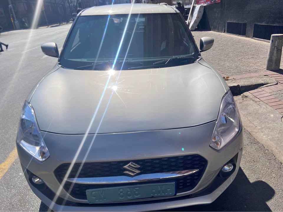 2020 Suzuki Swift 1.2 Automatic 45000km 2020 Suzuki Swift 1.2 Automatic 45000km
