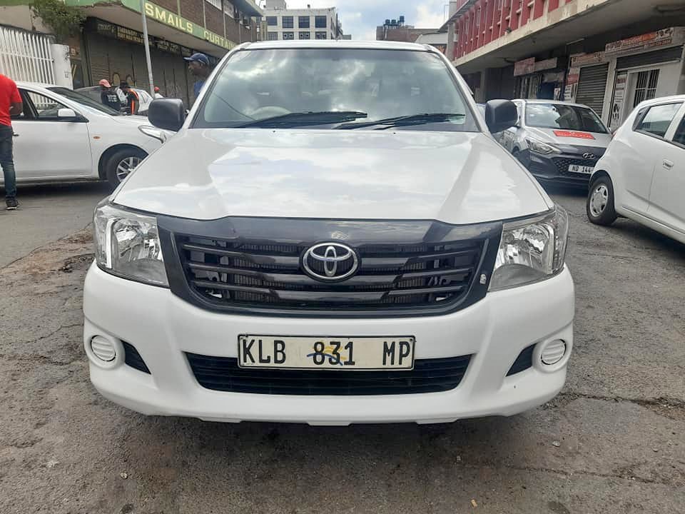 2015 TOYOTA HILUX 2.0 SINGLE CAB AVAILABLE