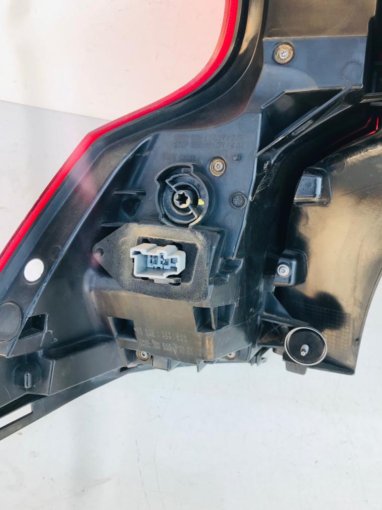 Volvo V90 D4 left and right taillight - Private Seller Volvo V90 D4 left and right taillight - Private Seller