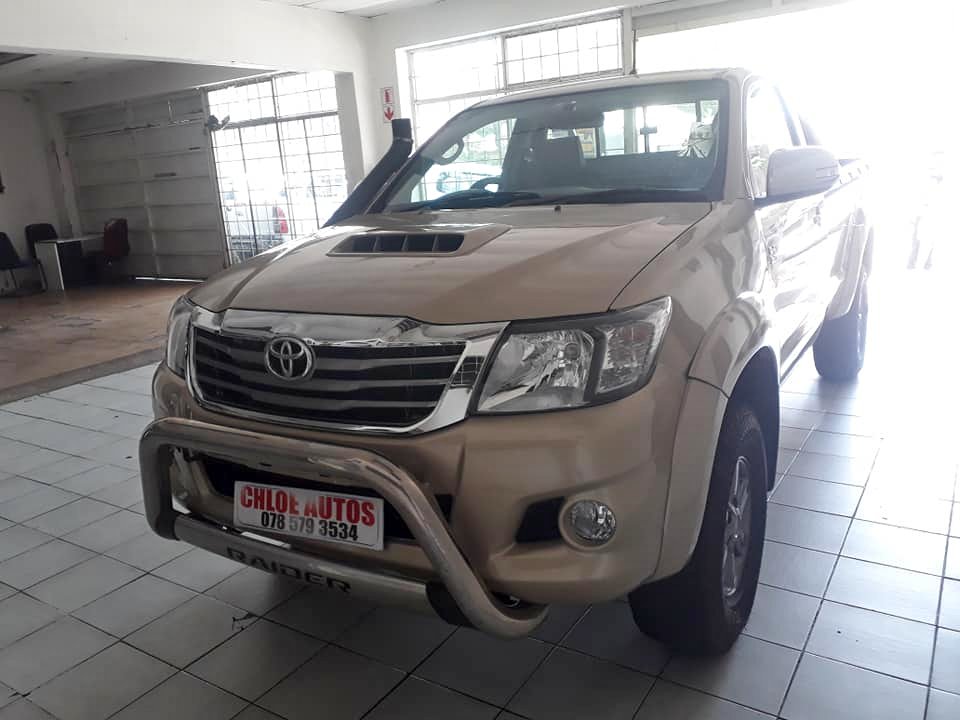 2012 Toyota Hilux 3.0D4D 4×4 LEGEND 45 SINGLE CAB Manual gold color 139000km
