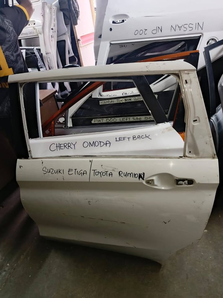 Suzuki Etiga/Rumion left back door - Private Seller Suzuki Etiga/Rumion left back door - Private Seller