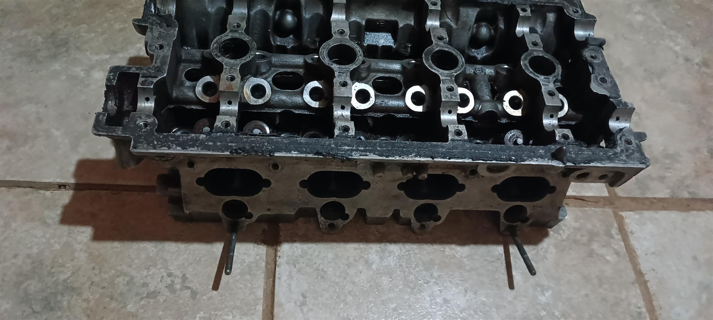 Cylinder head suitable for VW Golf 5 FSI and Audi A4 B7 FSI - Private Seller Cylinder head suitable for VW Golf 5 FSI and Audi A4 B7 FSI - Private Seller