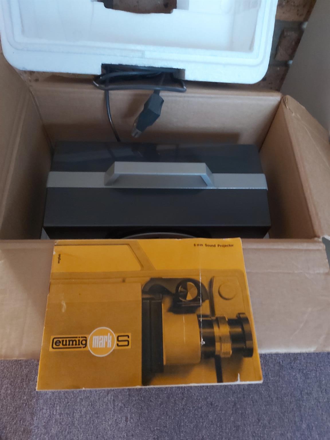 VINTAGE EUMIG MARK S PROJECTOR & BRILLAINT SCREEN FOR SALE