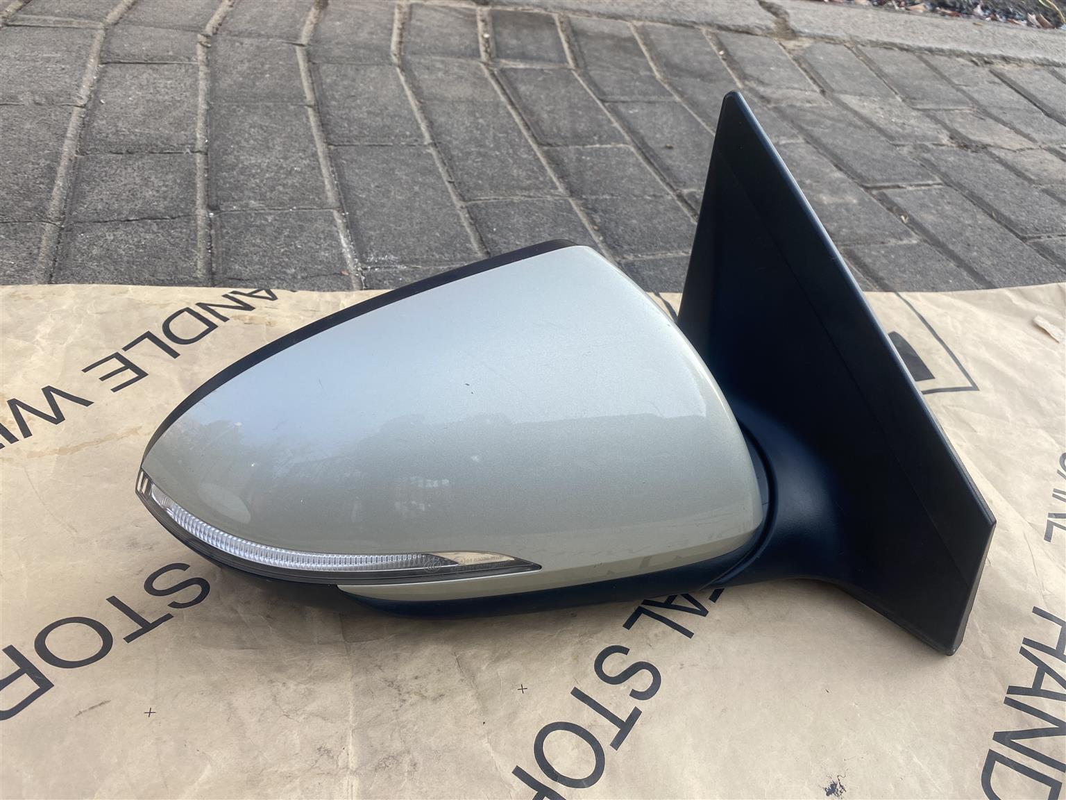 2019 HYUNDAI ELANTRA ELECTRONIC AUTO-FOLD DOOR MIRROR RIGHT SIDE FOR SALE - Private Seller