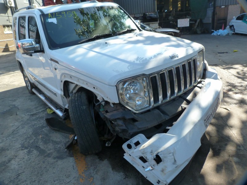 Jeep Cherokee 2.8 CRD Limited AT White - 2013 SPARESBOYZ STRIPPING FOR SPARES - Private Seller