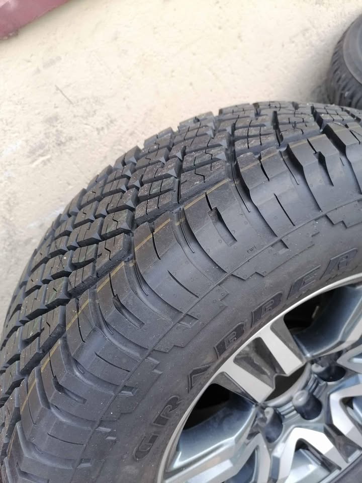 Toyota Hilux 17 inch(Please read below) - Private Seller Toyota Hilux 17 inch(Please read below) - Private Seller