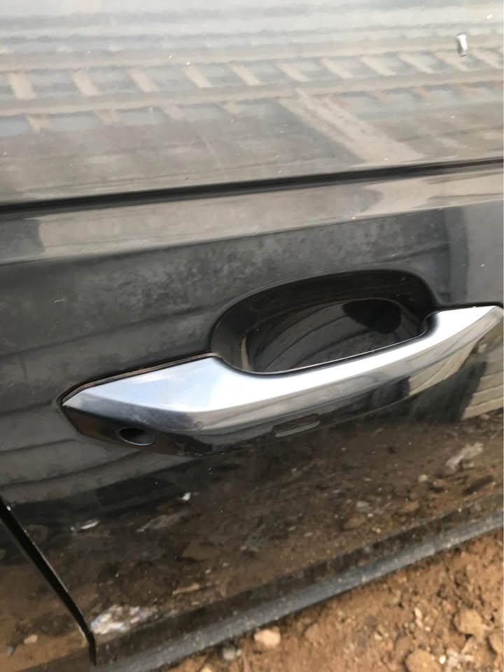AUDI A4 B9 2018 LEFT AND RIGHT FRONT DOOR HANDLES FOR SALE - Private Seller AUDI A4 B9 2018 LEFT AND RIGHT FRONT DOOR HANDLES FOR SALE - Private Seller
