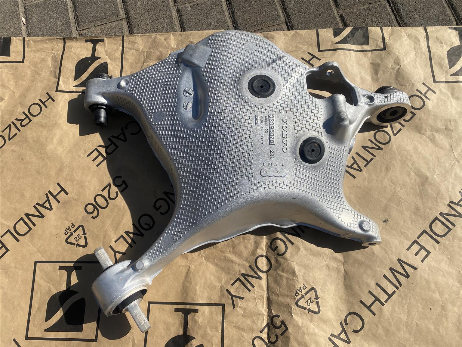 2024 VOLVO XC60 RIGHT REAR LOWER CONTROL ARM FOR SALE. BRAND NEW