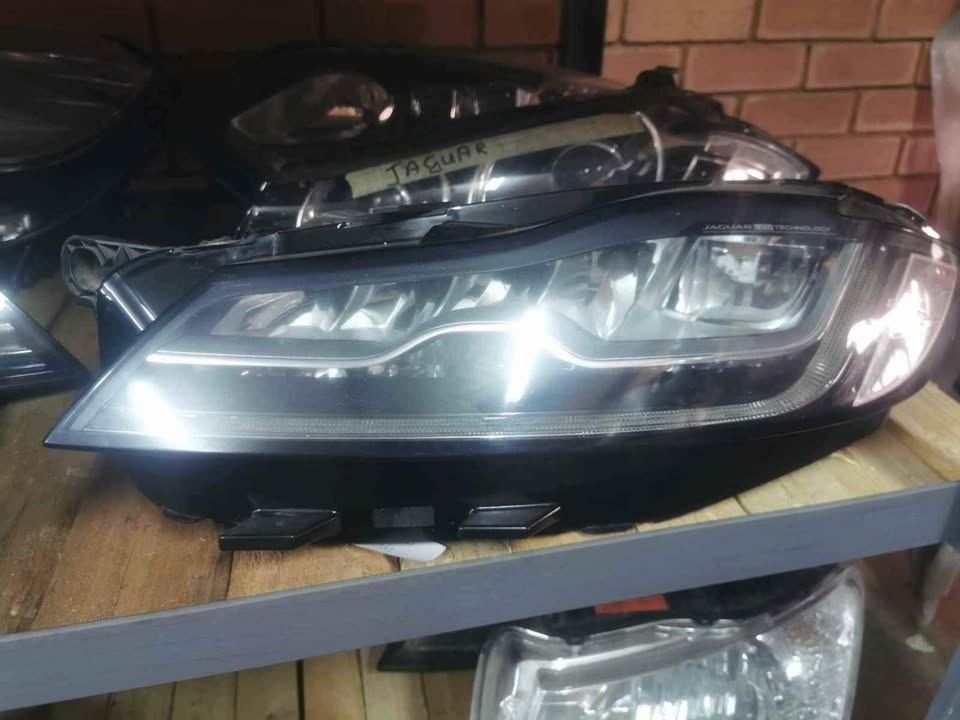 Jaguar XF left headlight available - Private Seller Jaguar XF left headlight available - Private Seller
