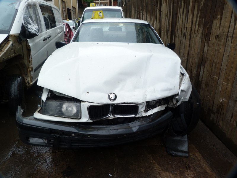 BMW 316i E46 AT White - 1994 STRIPPING FOR SPARES - Private Seller BMW 316i E46 AT White - 1994 STRIPPING FOR SPARES - Private Seller