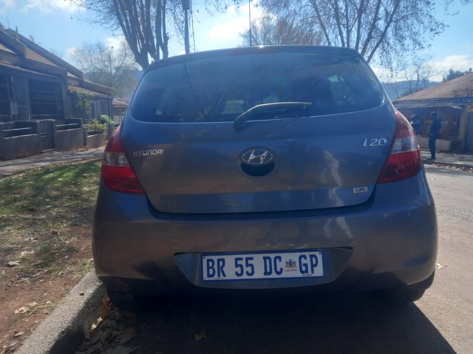 2011 Hyundai i20 1.6 Petrol, Manual, Grey, 96000kms